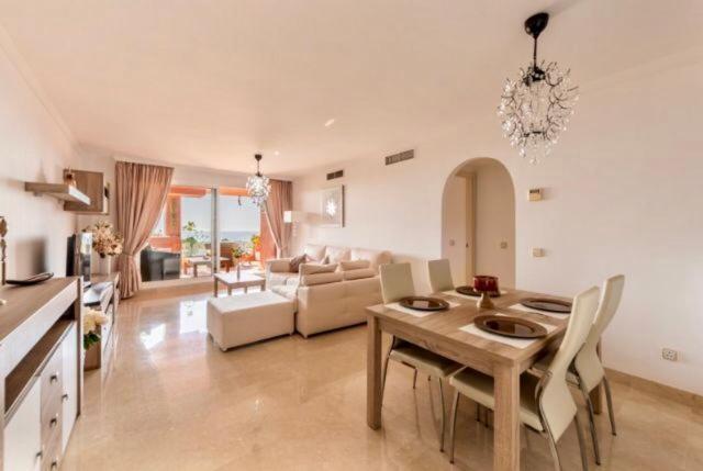 El Patio Dona Julia Lägenhet Casares Exteriör bild